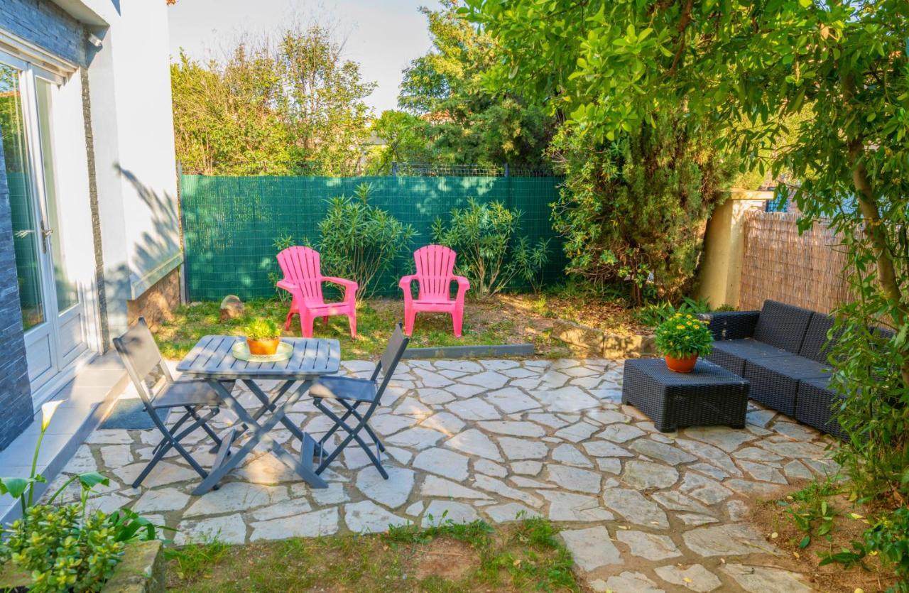 Studio Au Calme Tout Confort Proche Des Plages - Jardin Wifi Parking Fréjus エクステリア 写真