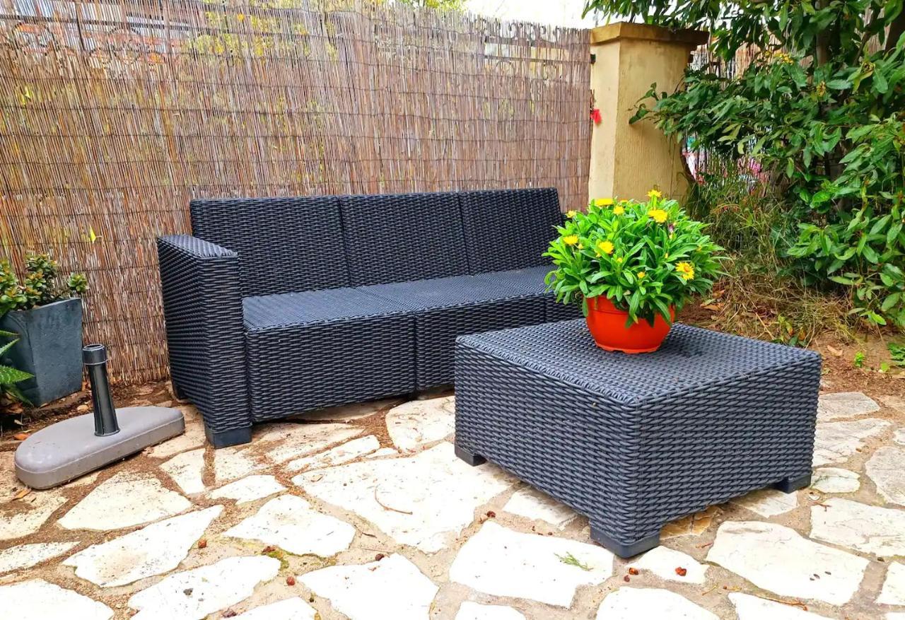 Studio Au Calme Tout Confort Proche Des Plages - Jardin Wifi Parking Fréjus エクステリア 写真