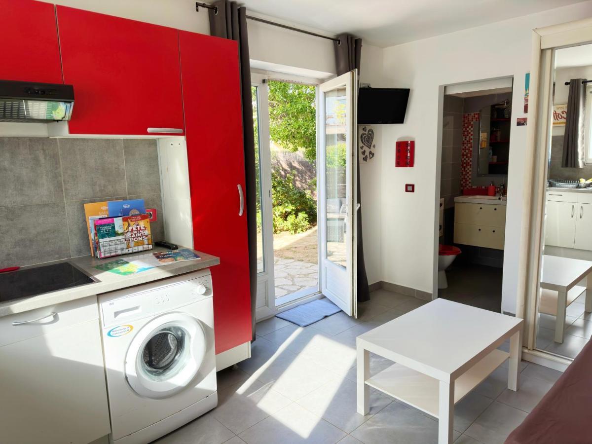 Studio Au Calme Tout Confort Proche Des Plages - Jardin Wifi Parking Fréjus エクステリア 写真